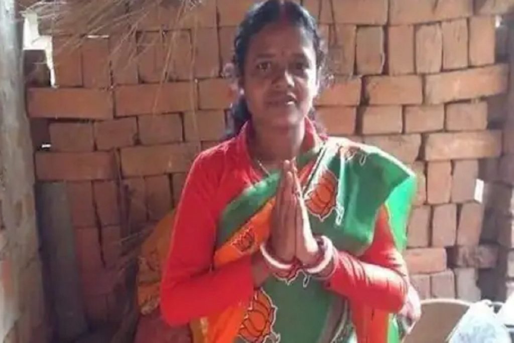 బెంగాల్ ఎన్నికల్లో సంచలనం, ఎమ్మెల్యేగా గెలిచిన మహిళా కూలీ chandana bauri 1616041211